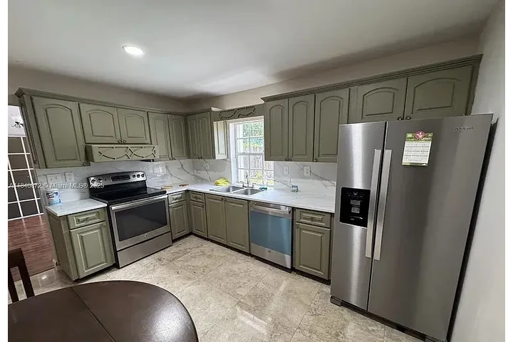 $2150 : HOUSE FOR RENT IN MAIMI FL image 4