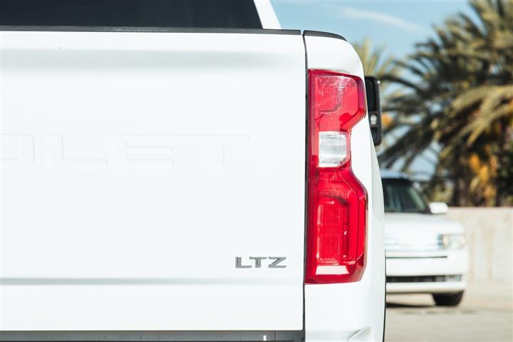 2023 Silverado 2500HD LTZ image 9