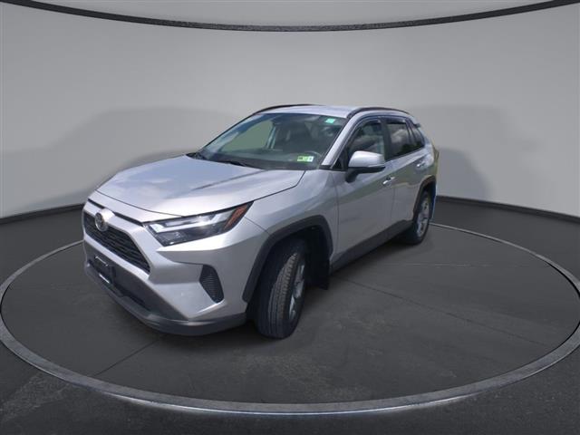 $27900 : PRE-OWNED 2022 TOYOTA RAV4 XLE image 4