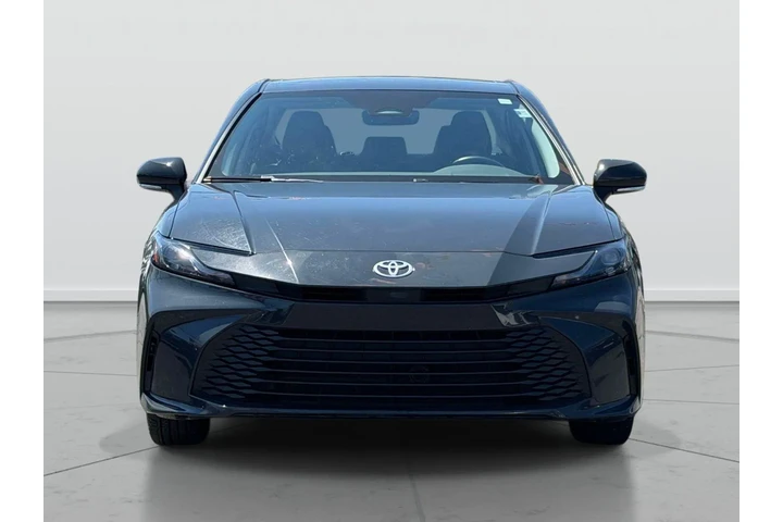 $28998 : Toyota Camry 2025 AWD LE 4dr image 2