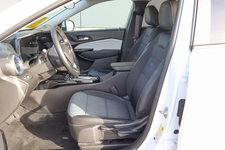 $21688 : 2025 Trax FWD 4dr LT image 7