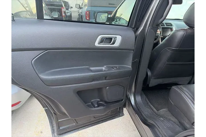 $13900 : Ford Explorer 2015 AWD Sport image 6