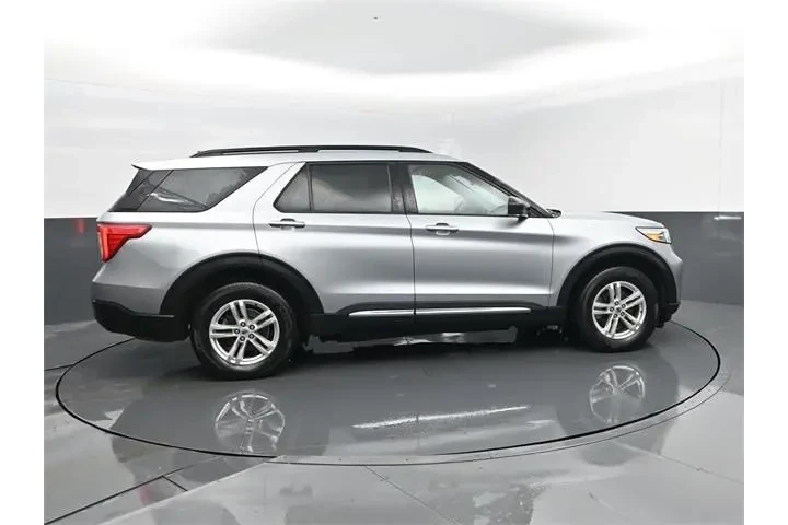 $26767 : Ford Explorer 2022 AWD XLT 4 image 4