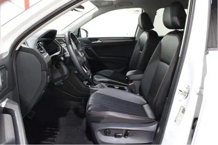 $27998 : Volkswagen Tiguan 2024 Wolfs image 3