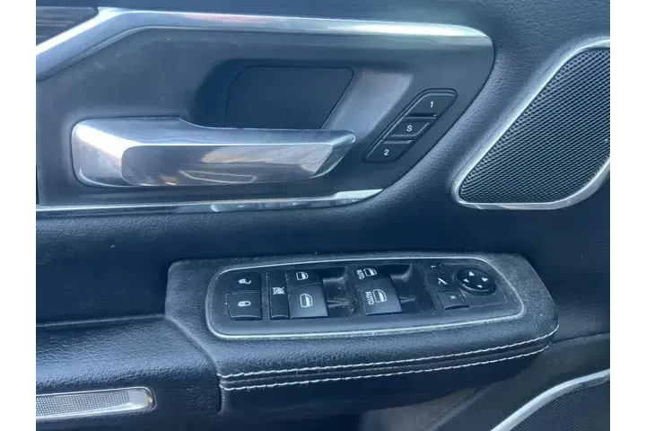 $24980 : Ram 1500 2019 4x4 Laramie 4d image 10