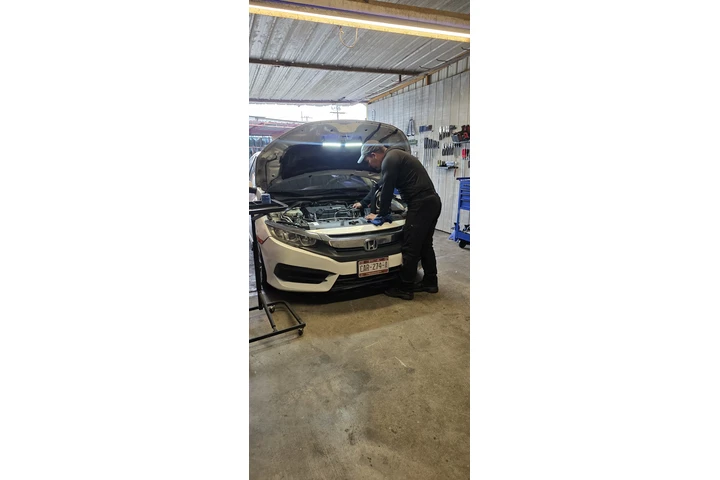 Mecánico automotriz image 2