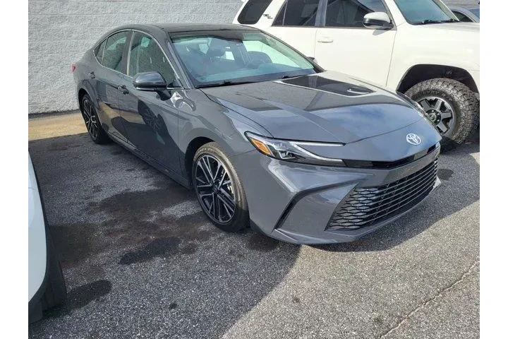 $31133 : Toyota Camry 2025 SE 4dr Sed image 3