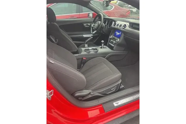 $30988 : Ford Mustang 2019 GT 2dr Fas image 5