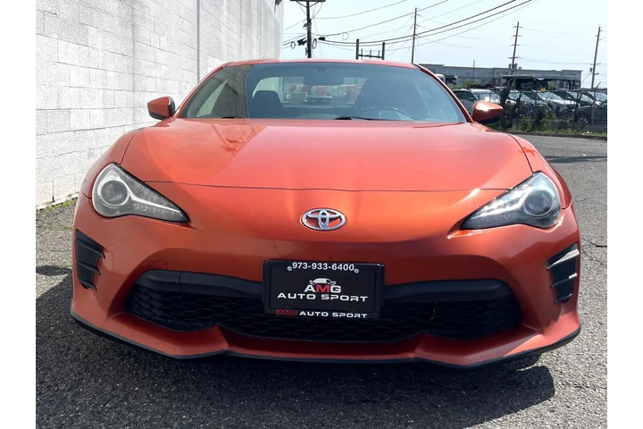 $13995 : 2017 86 Manual (Natl) image 1