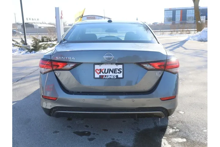 $18977 : Nissan Sentra 2025 SV 4dr Se image 7