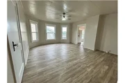 $700 : Rental property with 2 bedro thumbnail