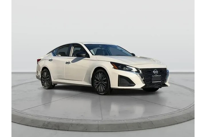$15590 : Nissan Altima 2024 2.5 SV 4d image 1