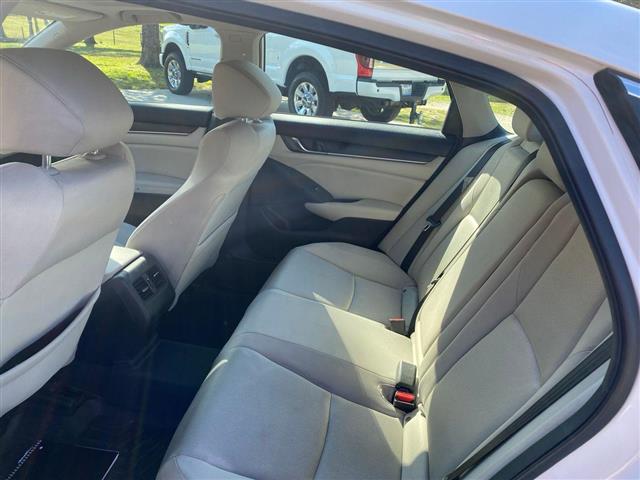 $15000 : 2019 Honda Accord EX image 3