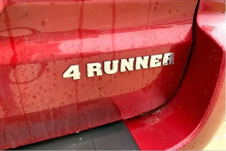 $9983 : Toyota 4Runner 2006 SR5 4dr image 9