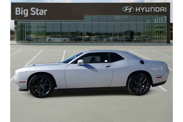 $20688 : Dodge Challenger 2020 SXT 2d image 2