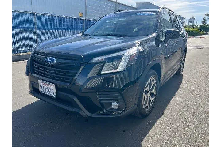 $28494 : Subaru Forester 2023 AWD Pre image 9