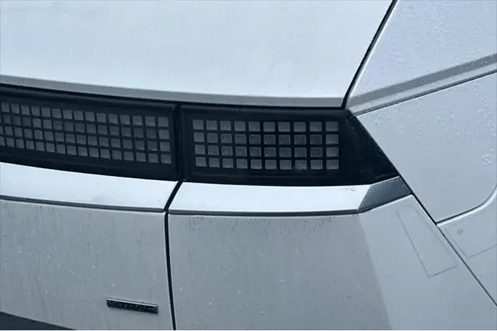 $34990 : Hyundai IONIQ 5 2024 AWD Dis image 6