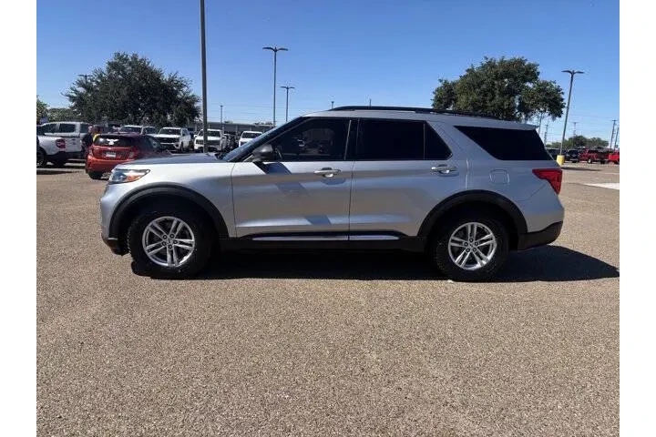 $21935 : 2020 Explorer XLT image 3