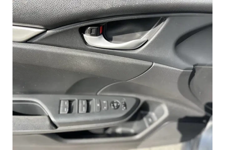 2016 Civic LX image 8