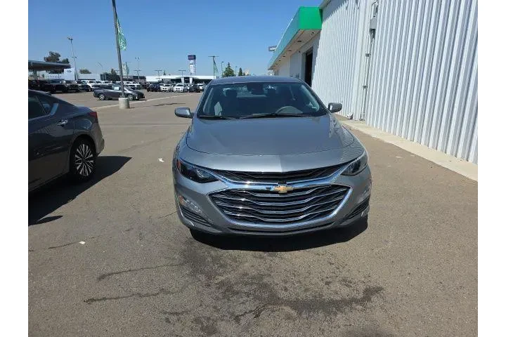 $19775 : Chevrolet Malibu 2024 LT 4dr image 2