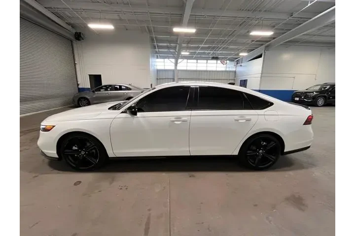 $27957 : Honda Accord Hybrid 2023 image 6