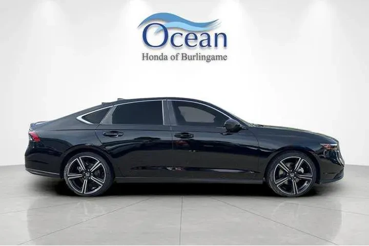 $29493 : Honda Accord Hybrid 2025 Spo image 3