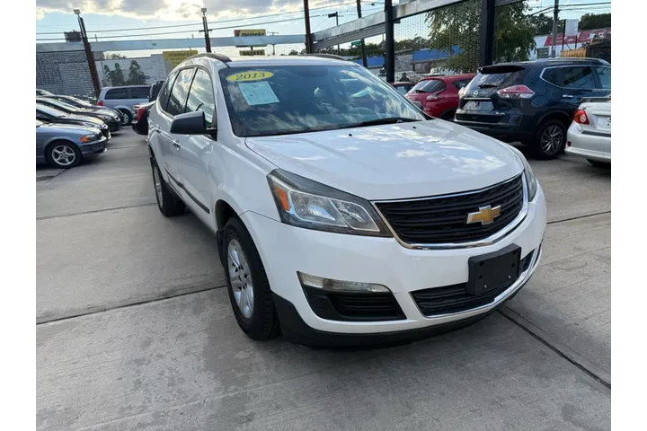 $8495 : 2013 Traverse LS AWD w/PDC image 10