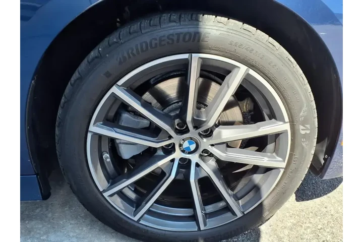 $24299 : BMW 3 Series 2021 AWD 330i x image 9