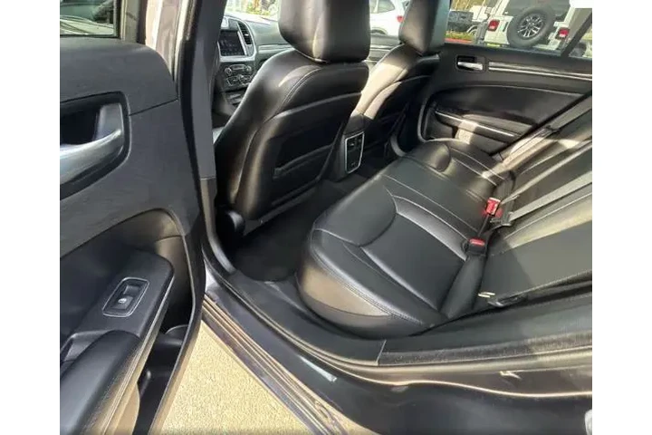 $26800 : Chrysler 300 2022 AWD Tourin image 6