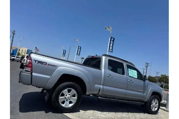 $29888 : Toyota Tacoma 2015 4x4 V6 4d image 2
