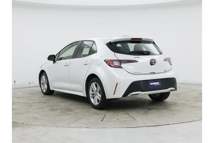 $20998 : Toyota Corolla Hatchback 202 image 2