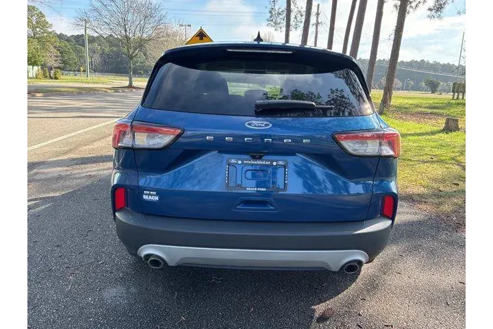 $17813 : Ford Escape 2022 SE 4dr SUV image 4