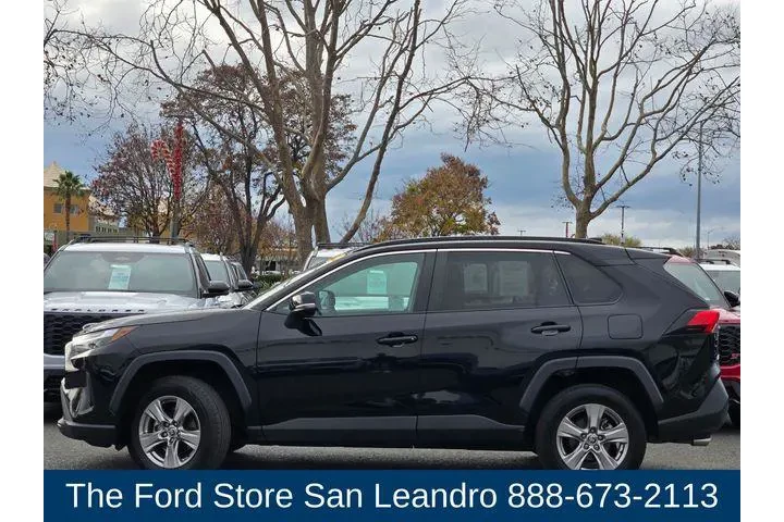 $28900 : Toyota RAV4 2023 AWD XLE 4dr image 6