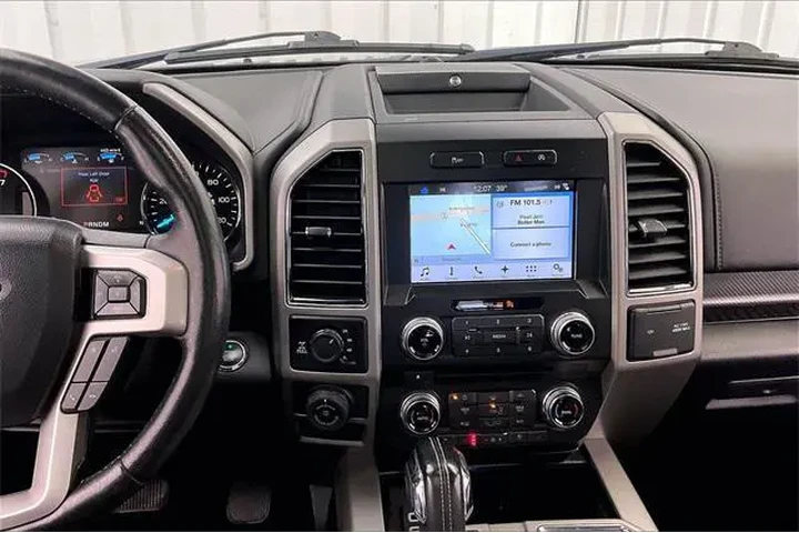 $29490 : Ford F-150 2018 4x4 Lariat 4 image 6