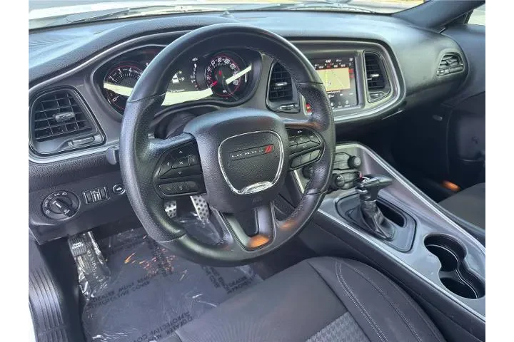 $18999 : Dodge Challenger 2022 SXT 2d image 4