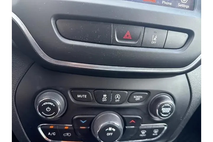 $22207 : Jeep Cherokee 2022 4x4 X 4dr image 8