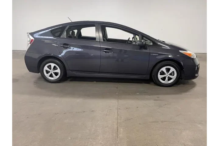 $9992 : Toyota Prius 2012 Three 4dr image 2