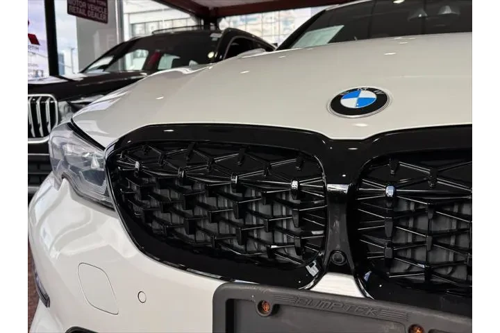 $24995 : BMW 3 Series 2022 330i 4dr S image 9