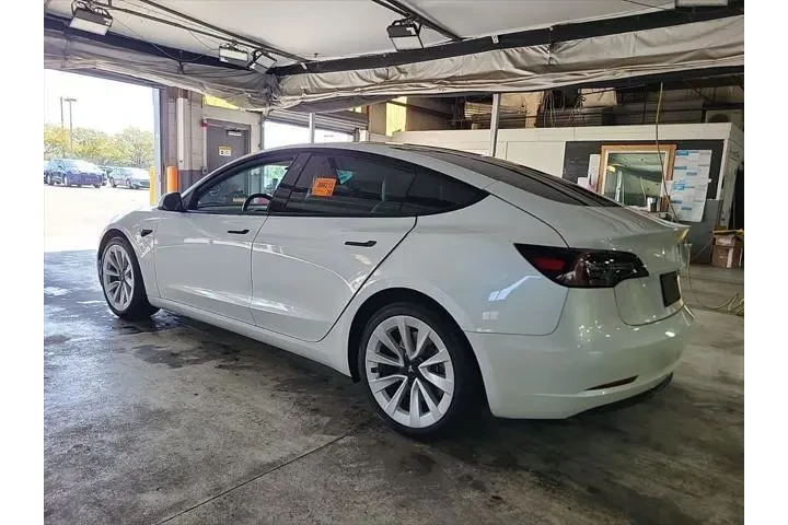 $23990 : Tesla Model 3 2023 4dr Sedan image 4