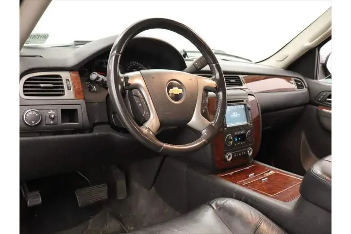 $10904 : Chevrolet Suburban 2010 4x2 image 5