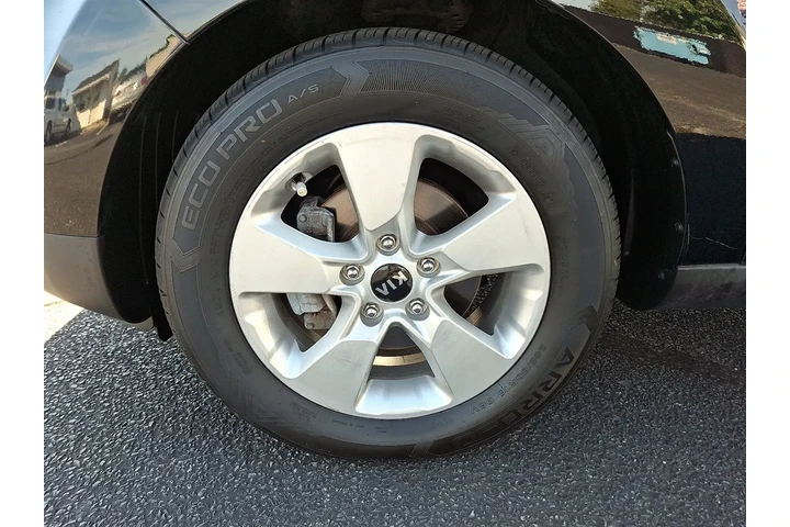 $8800 : 2017 Soul Base 6M image 8