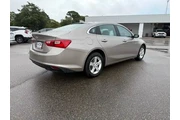 $17997 : Chevrolet Malibu 2023 LT 4dr thumbnail