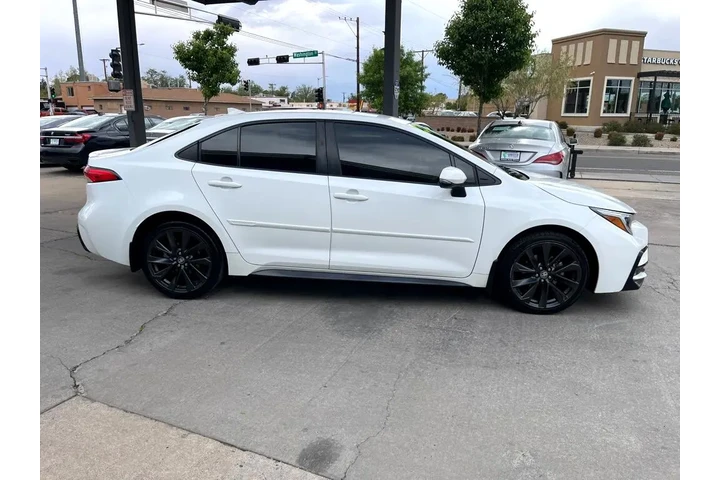 2023 Corolla SE Nightshade 4D image 4