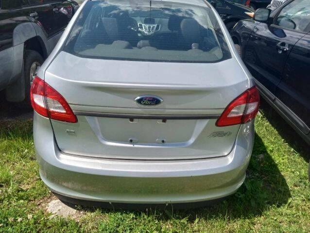 $7800 : 2013 Fiesta SE image 10