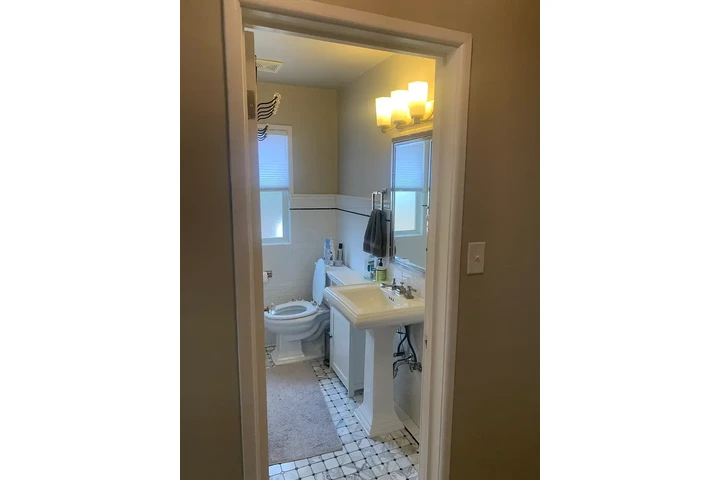 $1200 : Available 3 & 2 BEDROOM image 9