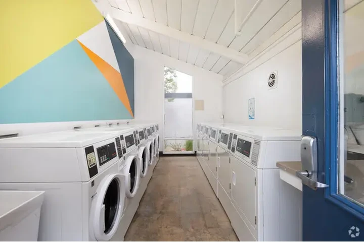 $1000 : Habitación en renta Westminste image 3