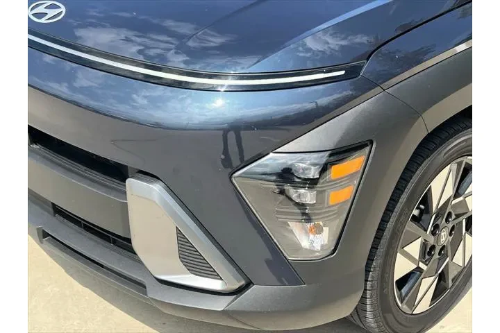 $20299 : Hyundai KONA 2024 SEL 4dr Cr image 3