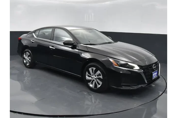 $24985 : Nissan Altima 2025 2.5 S 4dr image 2