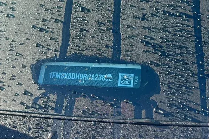 $27811 : Ford Explorer 2024 AWD XLT 4 image 9