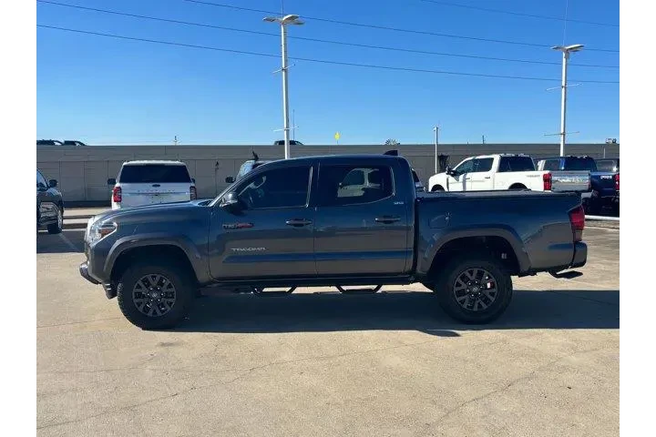 $30100 : Toyota Tacoma 2022 4x4 SR5 V image 6